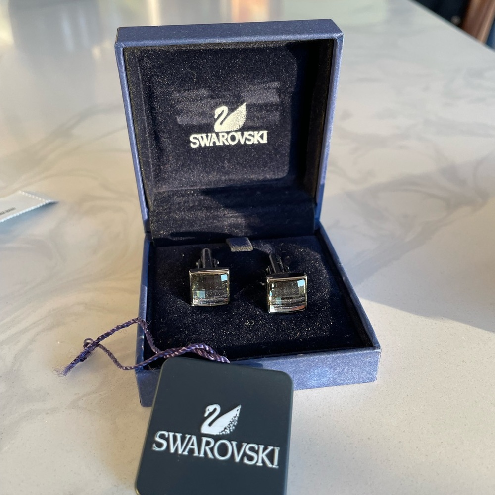 elegant swarovski cufflings